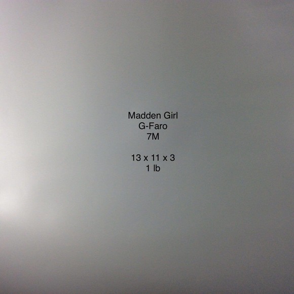 Madden Girl Women's 7M Flats G-Faro Black Silver Diamond Design Ankle Strap - Picture 8 of 8